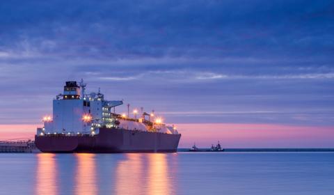 Insight_LNG_shutterstock_1084375001