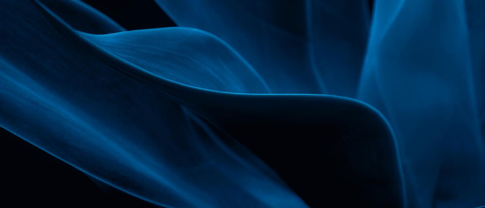 Fond abstrait de voiles bleus